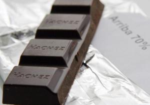 Schokolade wird zuerst mit der neuen Methode sensorisch Untersucht und analysiert.